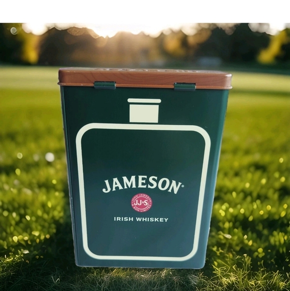 Jameson Irish Whisky 5.5oz Stainless Steel Hip Flask With Tin Carrying Case - Picture 1 of 7